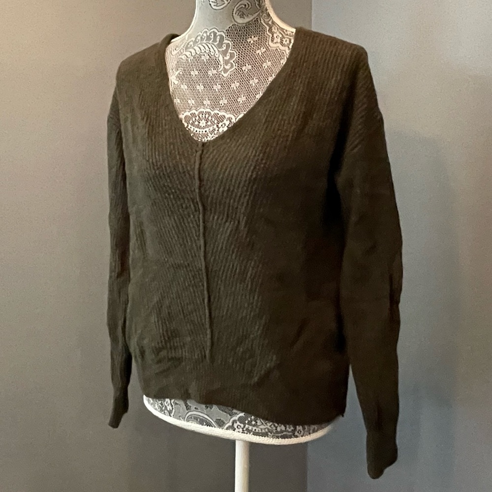 Green Sweater - Picture 4 of 7